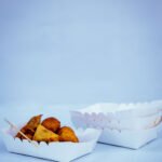 1 Filled and 3 Stacked Empty White Boat Trays